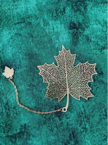 This month's drawing prize: Dainty gold-tone leaf bookmark